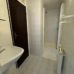 Rodinny Dum - 3 S Vlastni Koupelnou A Moznost Ulozeni Kol *